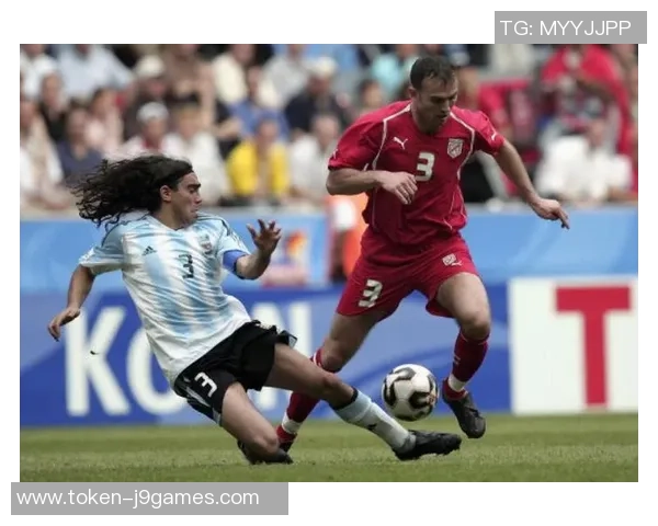 足球传奇纷纷告别绿茵场球星退役背后的故事与未来展望 足球传奇纷纷告别绿茵场球星退役背后的故事与未来展望