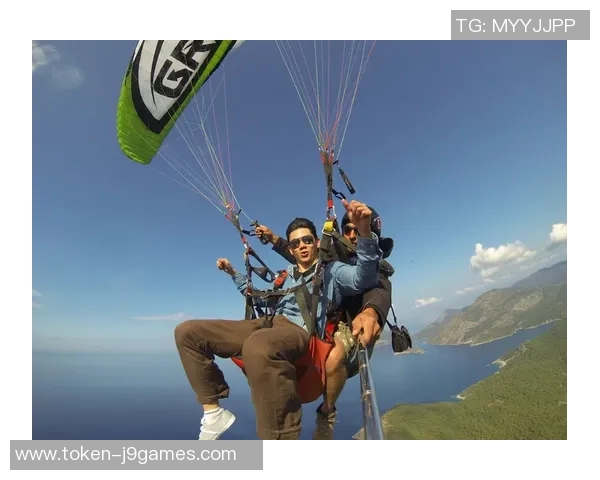 足球十一点带你领略精彩赛事分析与球员动态全方位解读